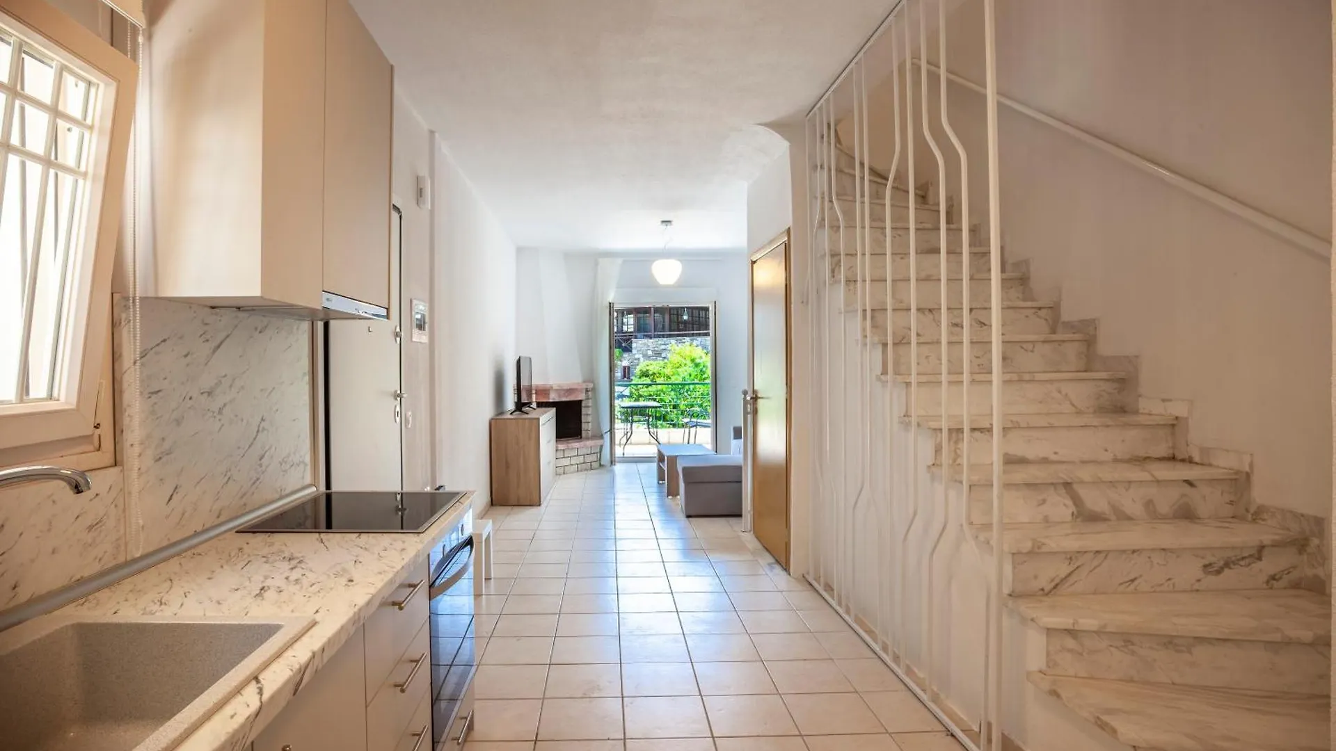 Aris Luxury Apartments بيفكوهوري اليونان