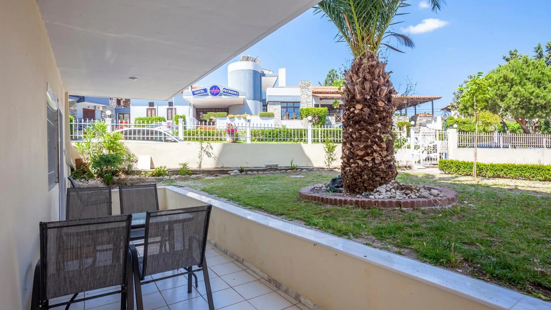 Aris Luxury Apartments بيفكوهوري اليونان