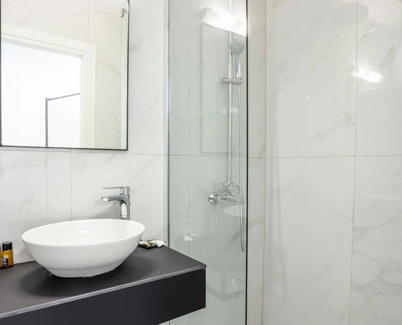 Aris Luxury Apartments بيفكوهوري