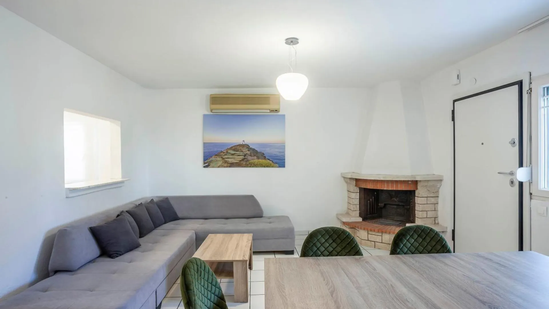 Aris Luxury Apartments بيفكوهوري