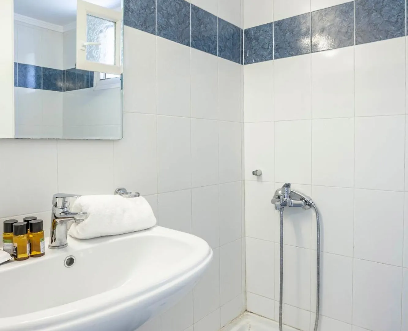 Aris Luxury Apartments بيفكوهوري اليونان